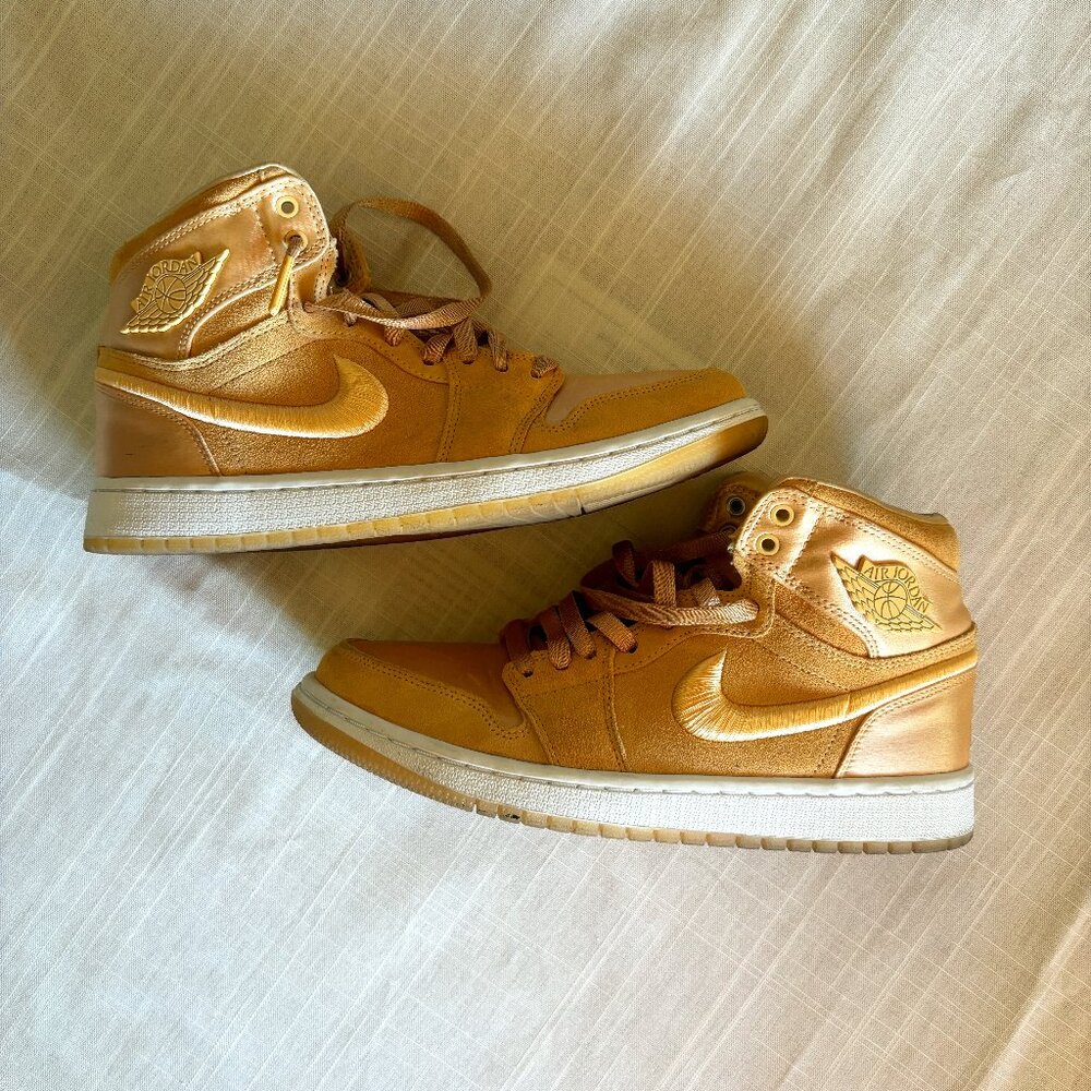 Air Jordan 1 Retro High Womens